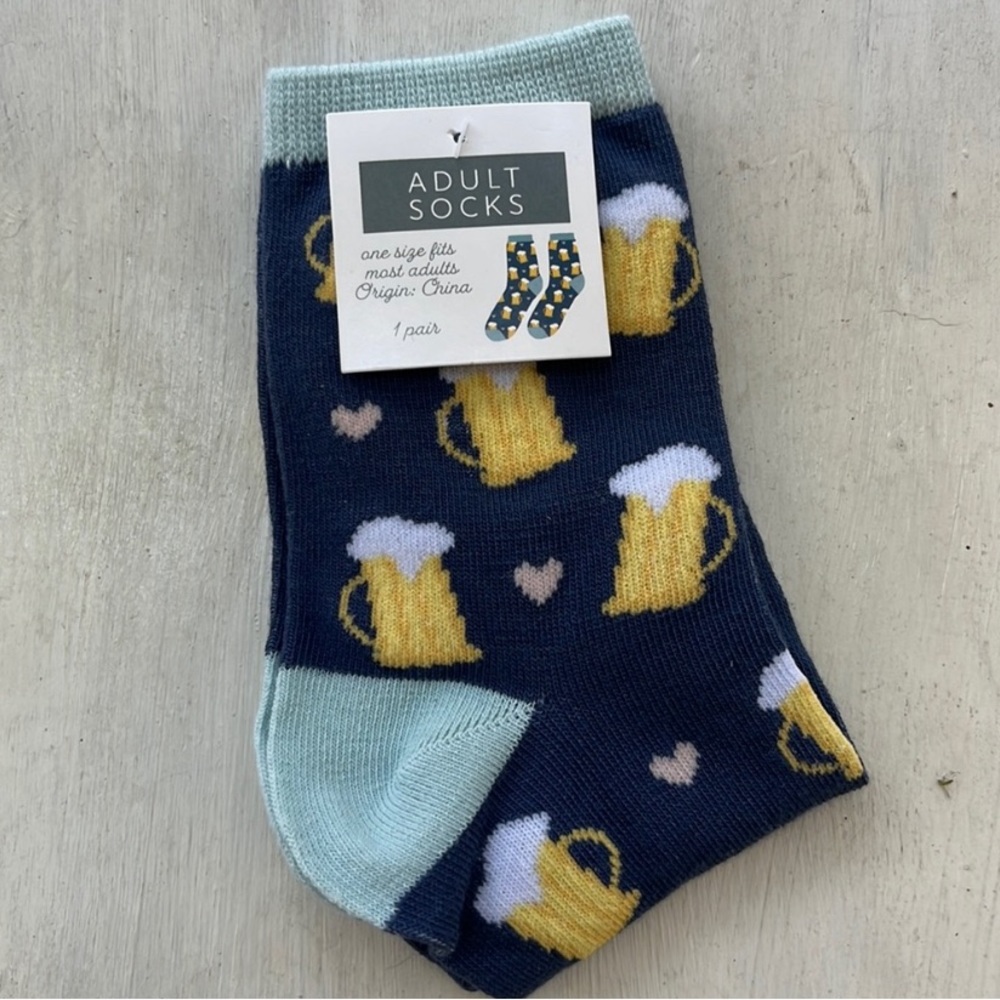 NWT! Beer Mug ankle heart Octoberfest socks